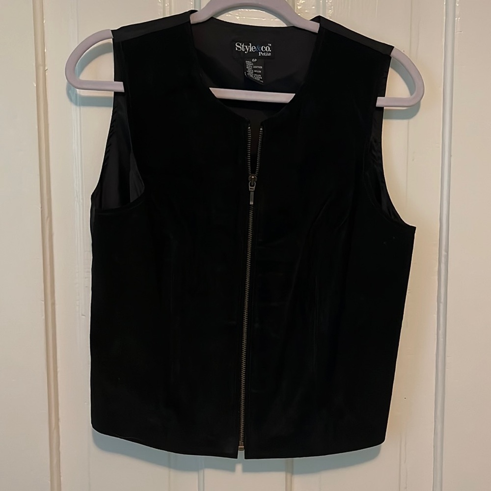 Black suede vest by Style & Co size 6P.
